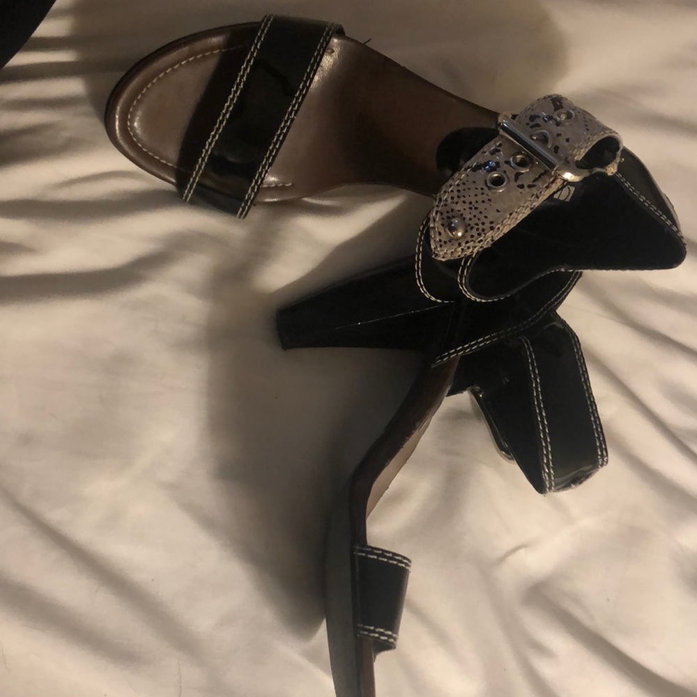 High snake skin 👡 sandal.
